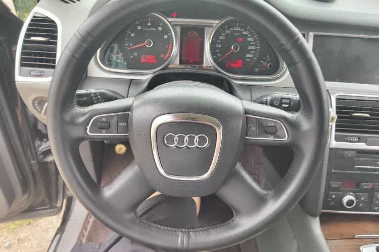 Used Audi Q7 2011 3.0 TFSI Comfort (200kW) Steering Wheel