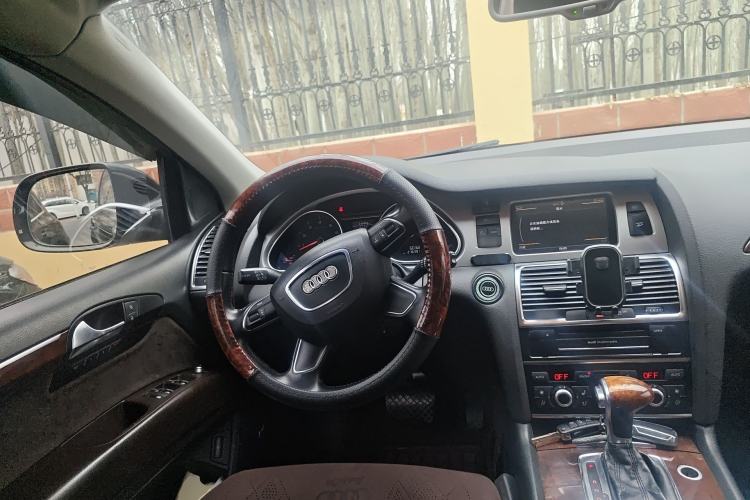 Used Audi Q7 2011 3.0 TFSI Ambition (200kW) Steering Wheel