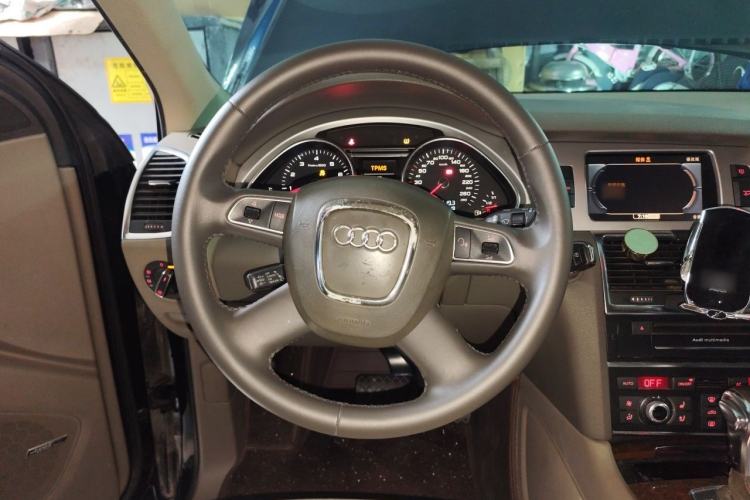 Used Audi Q7 2011 3.0 TFSI Technology (200kW) Steering Wheel