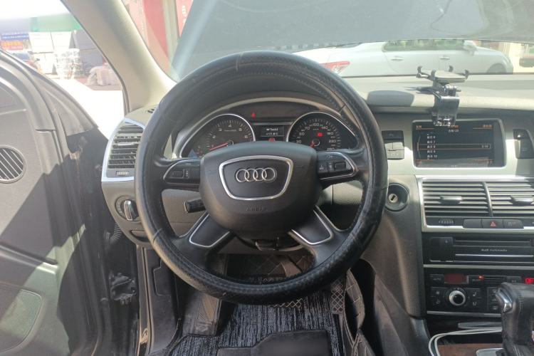 Used Audi Q7 2011 3.0 TFSI Ambition (200kW) Steering Wheel