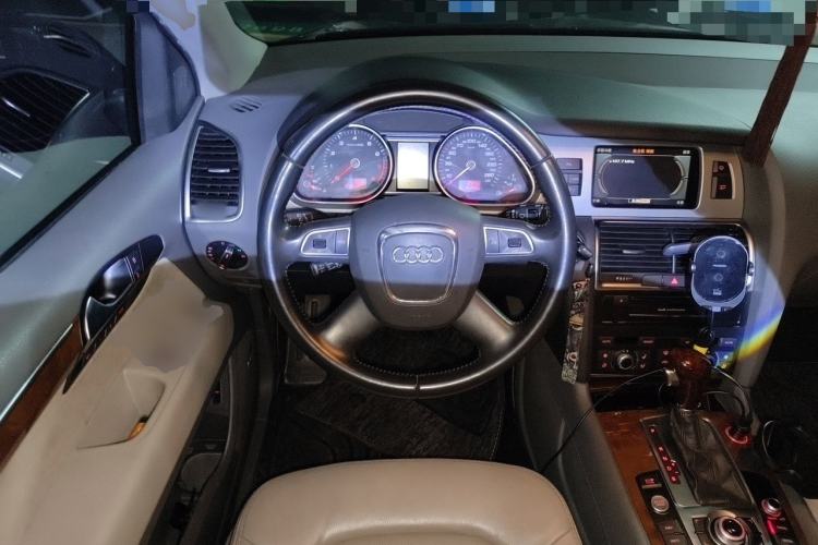 Used Audi Q7 2011 3.0 TFSI Comfort (200kW) Steering Wheel
