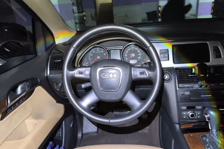 Used Audi Q7 2011 3.0 TFSI Technology Model (245kW) Steering Wheel