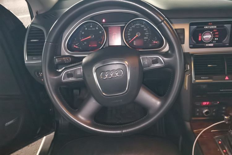 Used Audi Q7 2011 3.0 TFSI Comfort Model (245kW) Steering Wheel