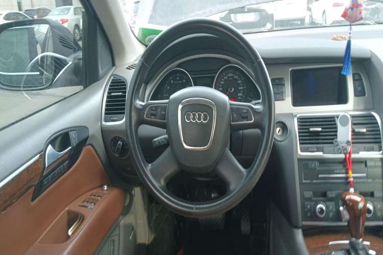 Used Audi Q7 2011 3.0 TFSI Comfort (200kW) Steering Wheel
