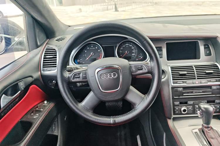 Used Audi Q7 2011 3.0 TFSI Comfort (200kW) Steering Wheel
