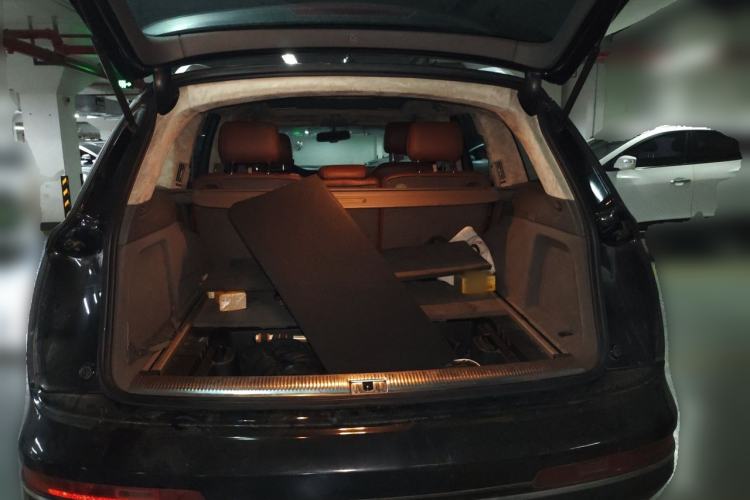 Used Audi Q7 2011 3.0 TFSI Technology (200kW) Trunk