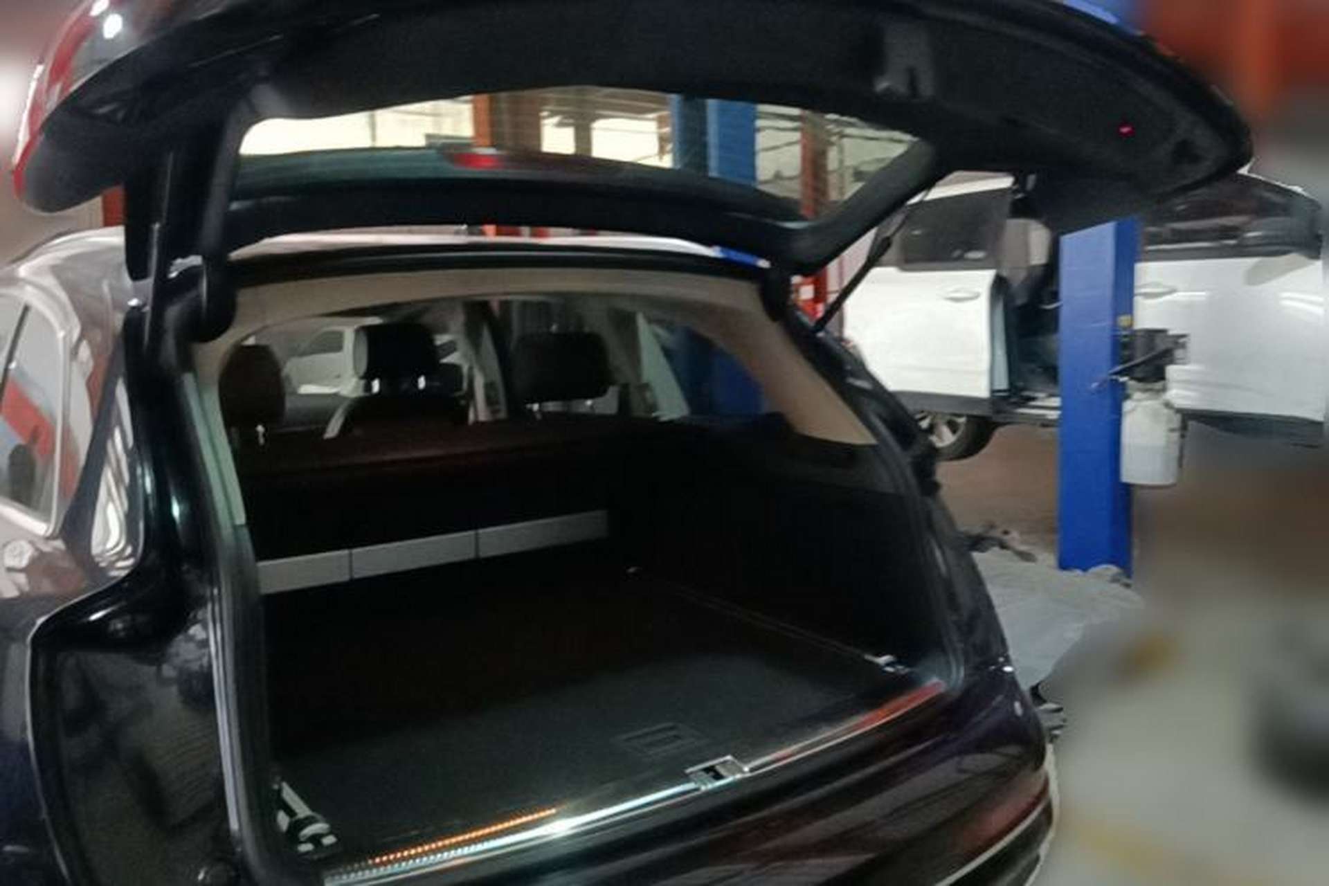 Used Audi Q7 2011 3.0 TFSI Technology (200kW) Trunk