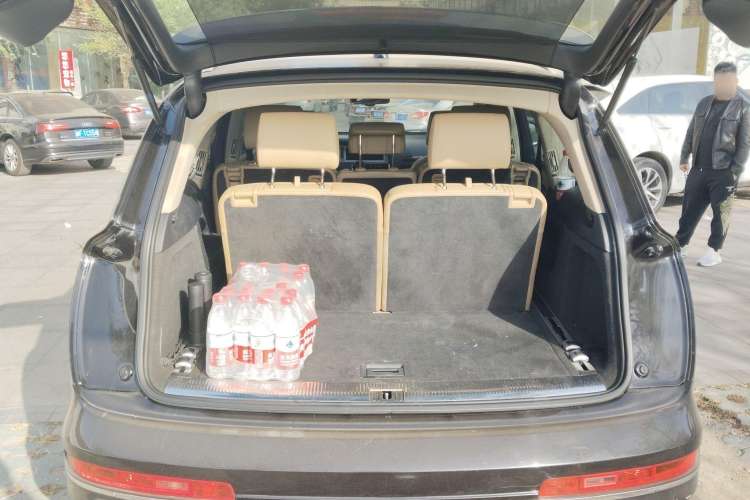 Used Audi Q7 2011 3.0 TFSI Technology Model (245kW) Trunk