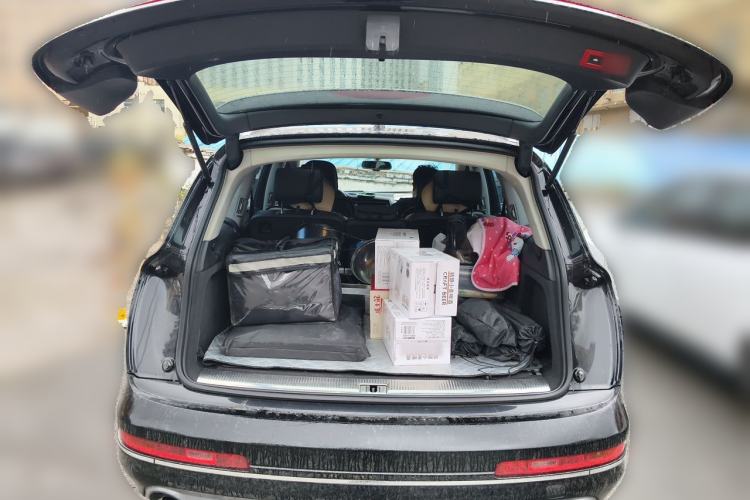 Used Audi Q7 2011 3.0 TFSI Comfort (200kW) Trunk