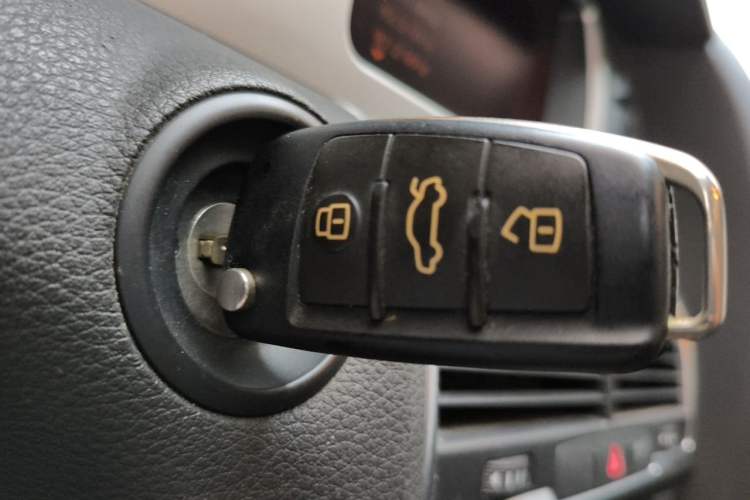 Used Audi Q7 2011 3.0 TFSI Technology (200kW) Vehicle Key