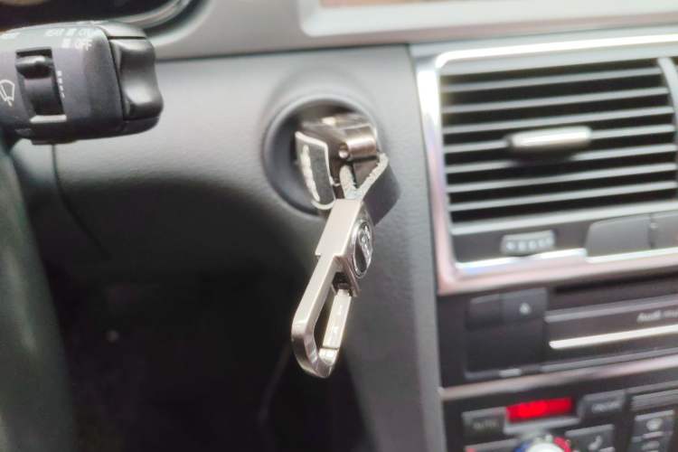 Used Audi Q7 2011 3.0 TFSI Ambition (200kW) Vehicle Key