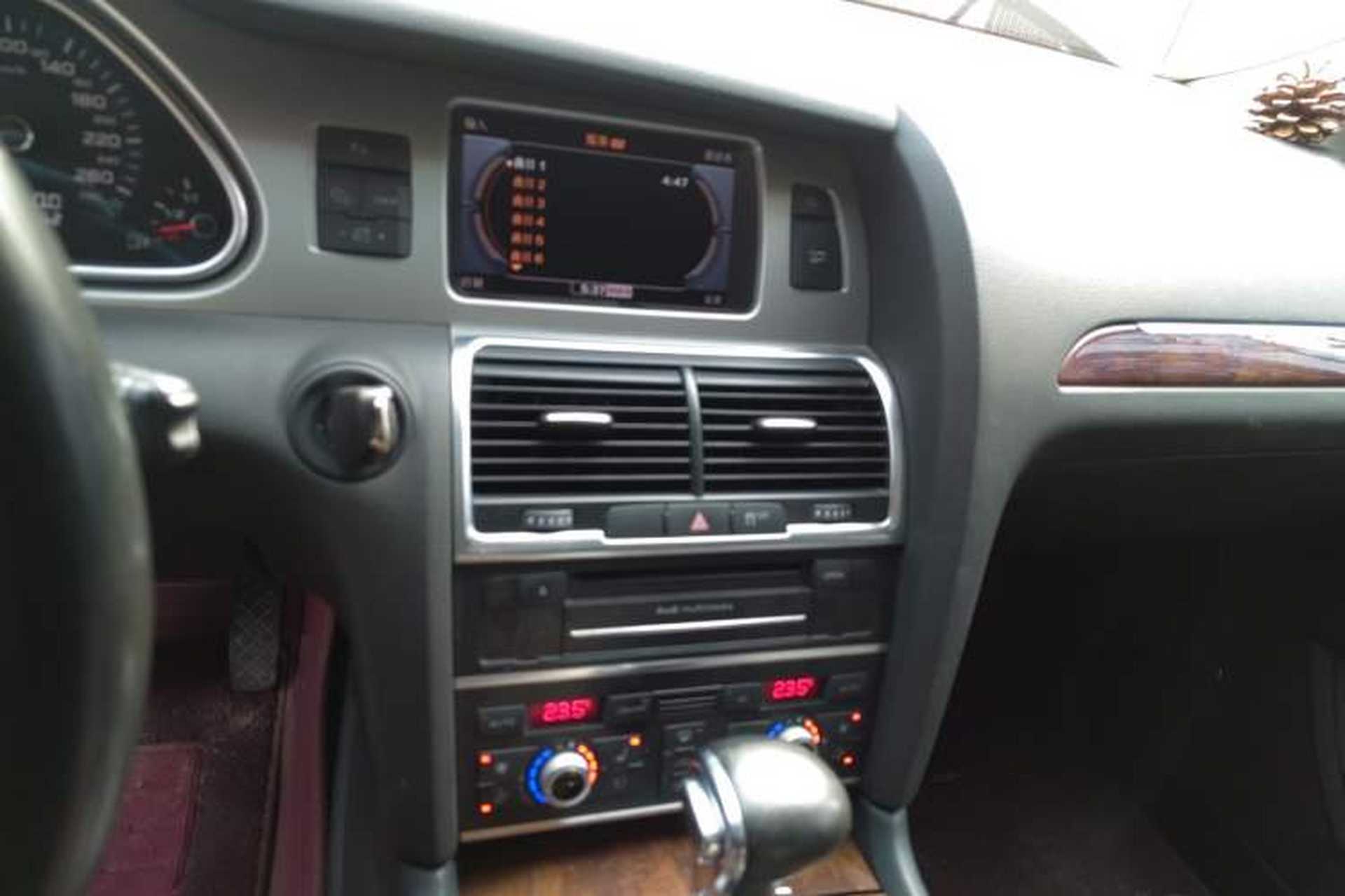 Used Audi Q7 2011 3.0 TFSI Ambition (200kW) Audio And AC Panel