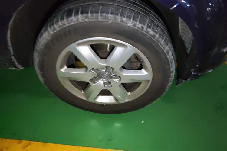 Used Audi Q7 2011 3.0 TFSI Technology (200kW) Right Front Wheel Hub