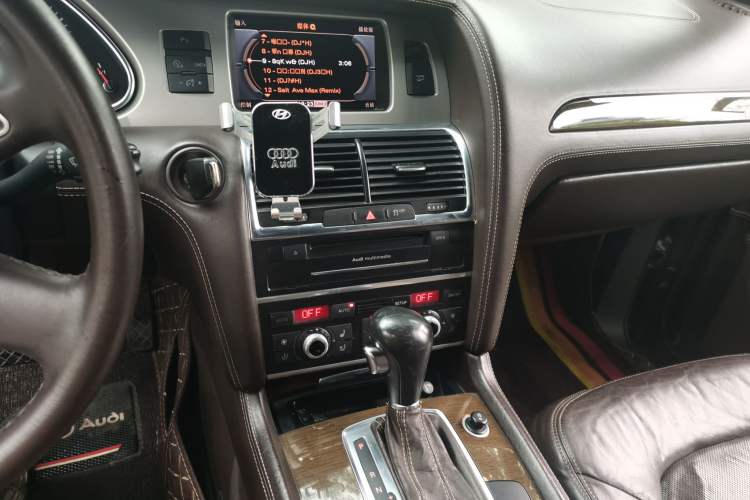 Used Audi Q7 2011 3.0 TFSI Exclusive Edition (200kW) Audio And AC Panel