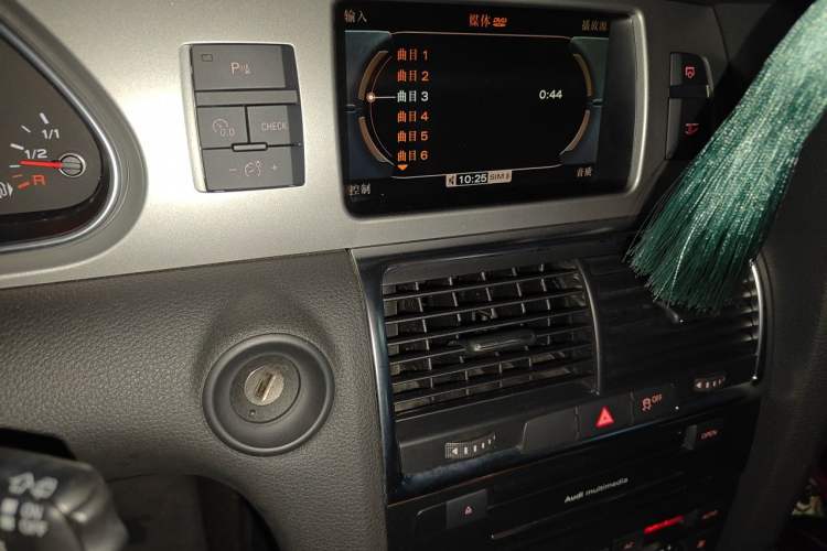 Used Audi Q7 2011 3.0 TFSI Comfort Model (245kW) Audio And AC Panel