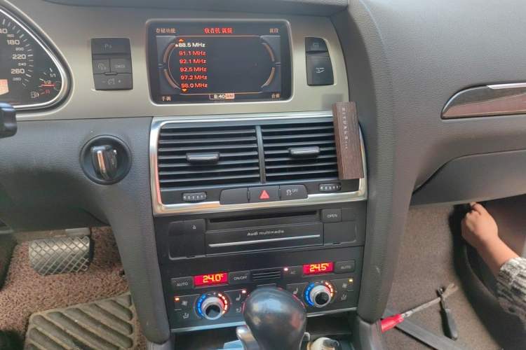Used Audi Q7 2011 3.0 TFSI Exclusive Edition (200kW) Audio And AC Panel