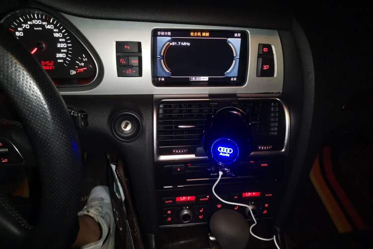 Used Audi Q7 2011 3.0 TFSI Technology (200kW) Audio And AC Panel