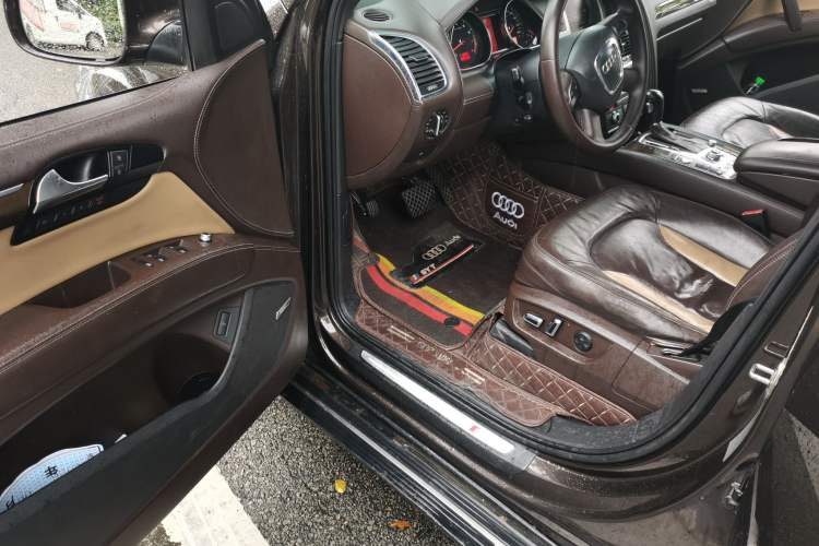 Used Audi Q7 2011 3.0 TFSI Exclusive Edition (200kW) Driver Seat