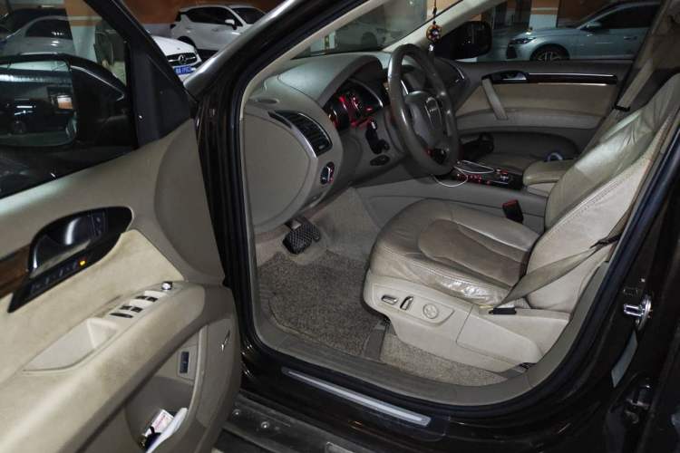 Used Audi Q7 2011 3.0 TFSI Comfort (200kW) Driver Seat