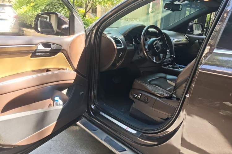 Used Audi Q7 2011 3.0 TFSI Exclusive Edition (200kW) Driver Seat