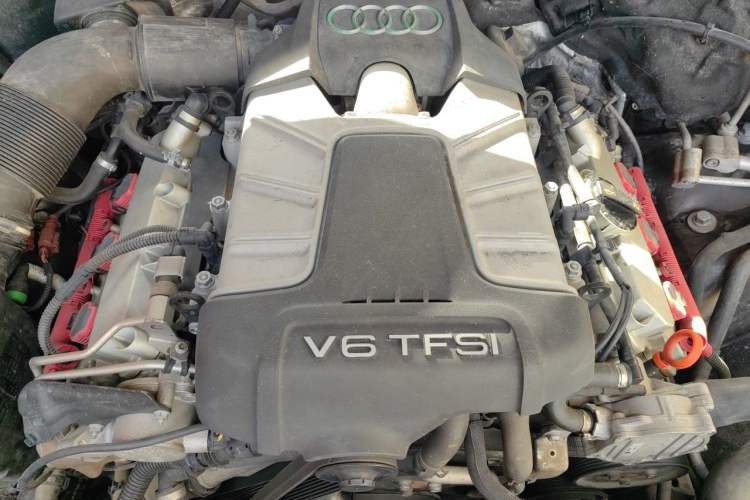 Used Audi Q7 2011 3.0 TFSI Exclusive Edition (200kW) Engine Bay
