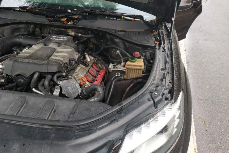 Used Audi Q7 2011 3.0 TFSI Exclusive Edition (200kW) Engine Bay Left