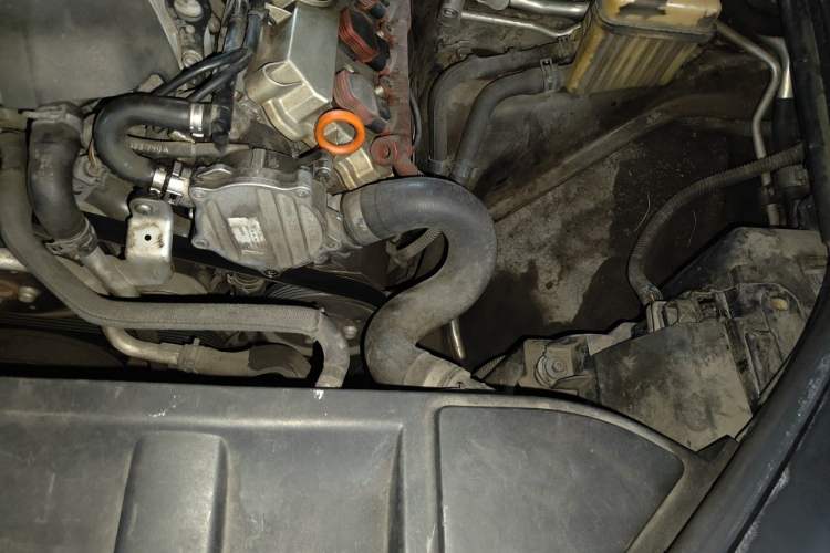 Used Audi Q7 2011 3.0 TFSI Comfort Model (245kW) Engine Bay Left
