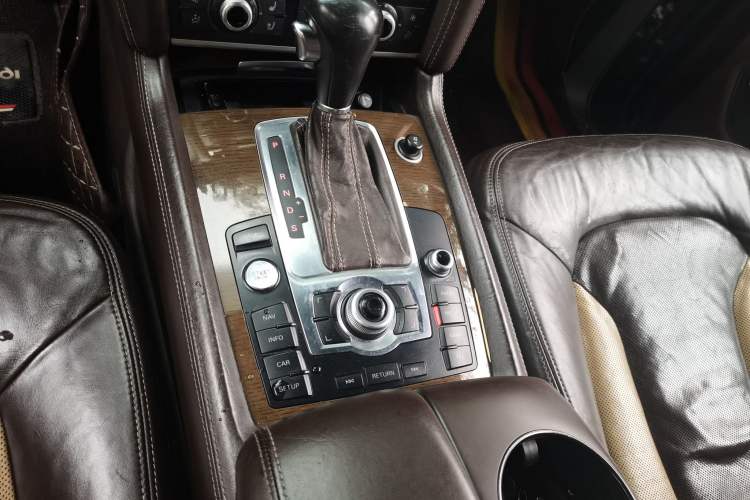 Used Audi Q7 2011 3.0 TFSI Exclusive Edition (200kW) Gear Lever