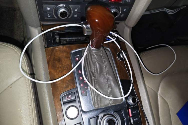 Used Audi Q7 2011 3.0 TFSI Comfort (200kW) Gear Lever