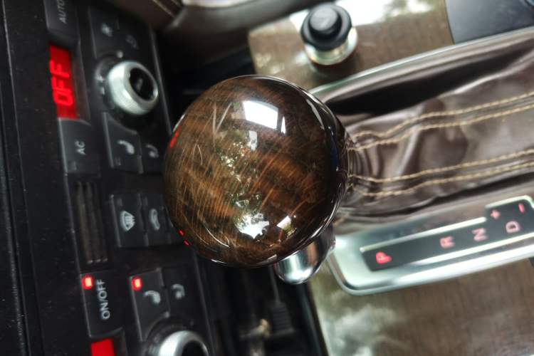 Used Audi Q7 2011 3.0 TFSI Comfort (200kW) Gear Lever