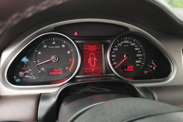 Used Audi Q7 2011 3.0 TFSI Exclusive Edition (200kW) Instrument Cluster