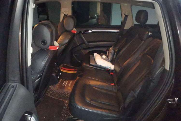 Used Audi Q7 2011 3.0 TFSI Technology (200kW) Left Rear Seat