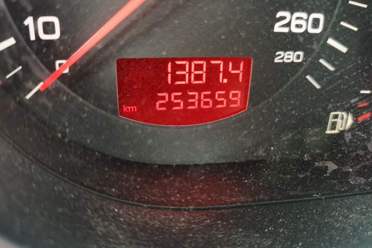 Used Audi Q7 2011 3.0 TFSI Comfort (200kW) Odometer Close Up