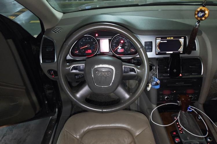 Used Audi Q7 2011 3.0 TFSI Comfort (200kW) Steering Wheel