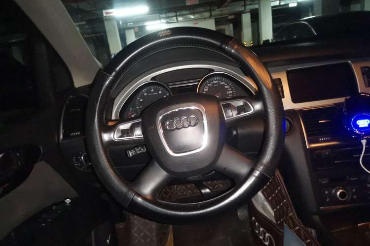 Used Audi Q7 2011 3.0 TFSI Technology (200kW) Steering Wheel