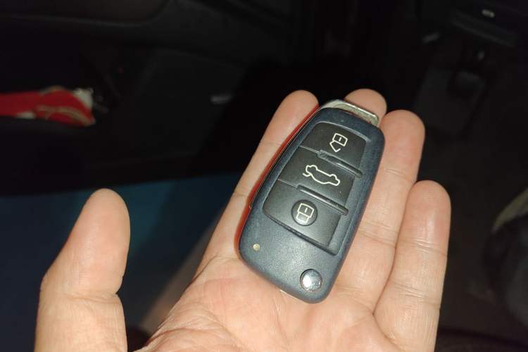 Used Audi Q7 2011 3.0 TFSI Comfort Model (245kW) Vehicle Key