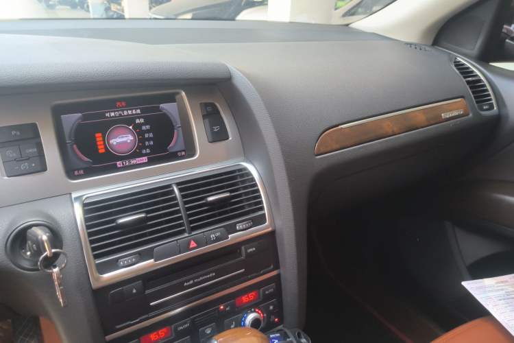 Used Audi Q7 2011 3.0 TFSI Comfort Model (245kW) Audio And AC Panel