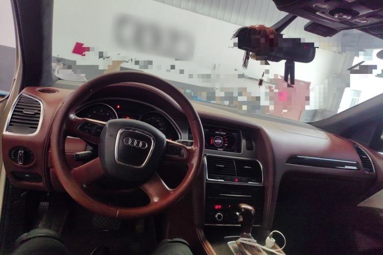 Used Audi Q7 2011 3.0 TFSI Exclusive Edition (200kW) Center Console
