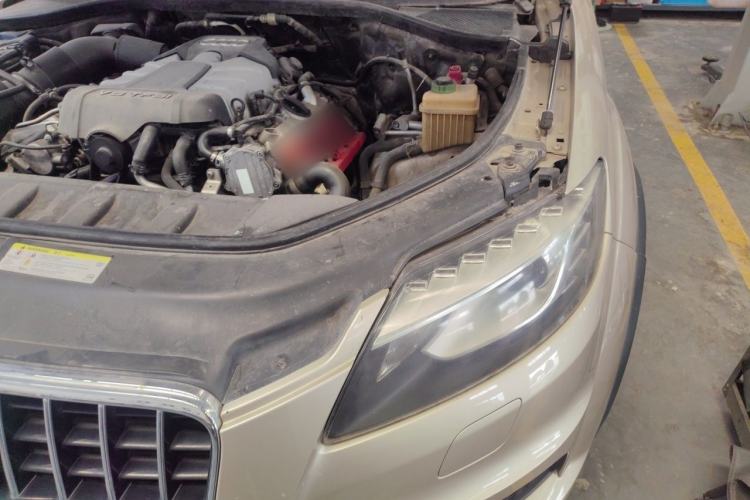 Used Audi Q7 2011 3.0 TFSI Exclusive Edition (200kW) Engine Bay Left