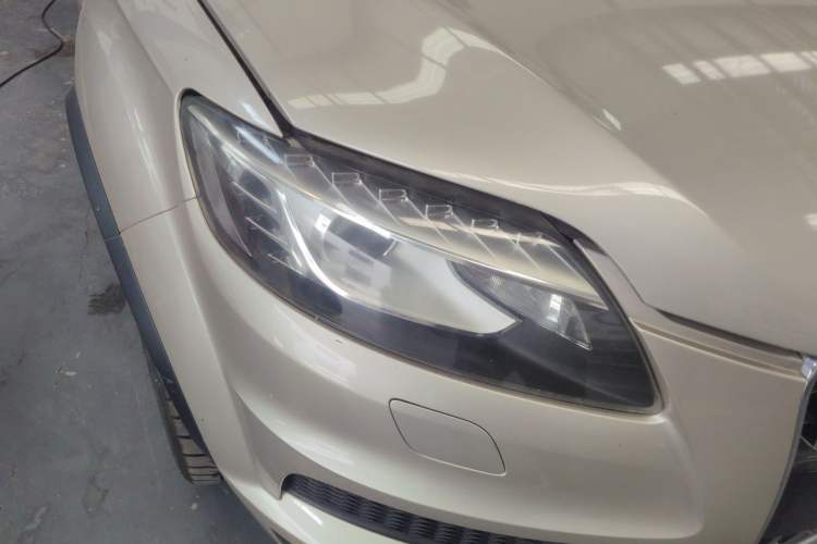Used Audi Q7 2011 3.0 TFSI Exclusive Edition (200kW) Right Front Headlight
