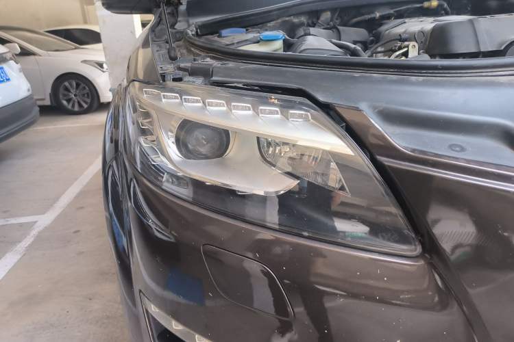 Used Audi Q7 2011 3.0 TFSI Comfort Model (245kW) Right Front Headlight