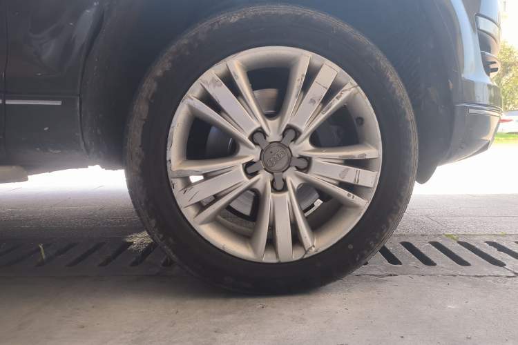 Used Audi Q7 2011 3.0 TFSI Comfort Model (245kW) Right Front Wheel Hub