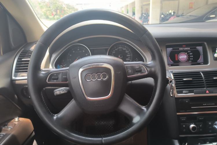 Used Audi Q7 2011 3.0 TFSI Comfort Model (245kW) Steering Wheel