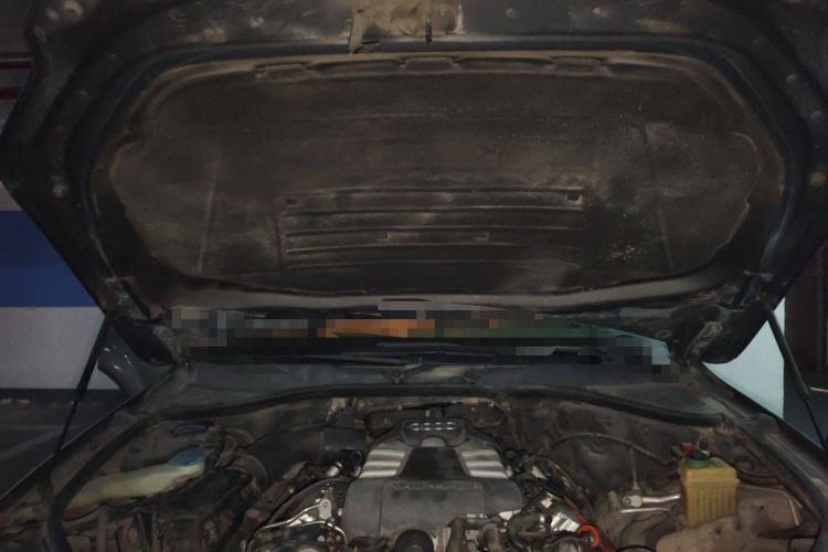 Used Audi Q7 2011 3.0 TFSI Comfort (200kW) Engine Bay