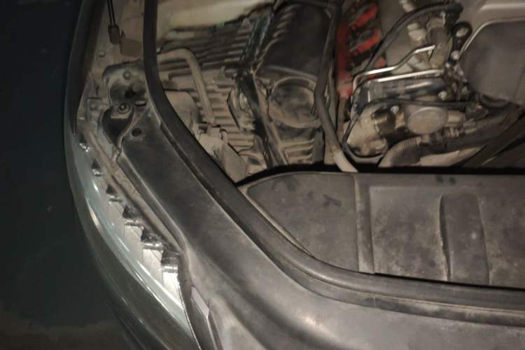 Used Audi Q7 2011 3.0 TFSI Comfort (200kW) Engine Bay Right