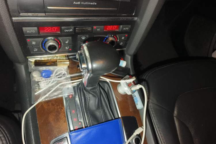 Used Audi Q7 2011 3.0 TFSI Ambition (200kW) Gear Lever