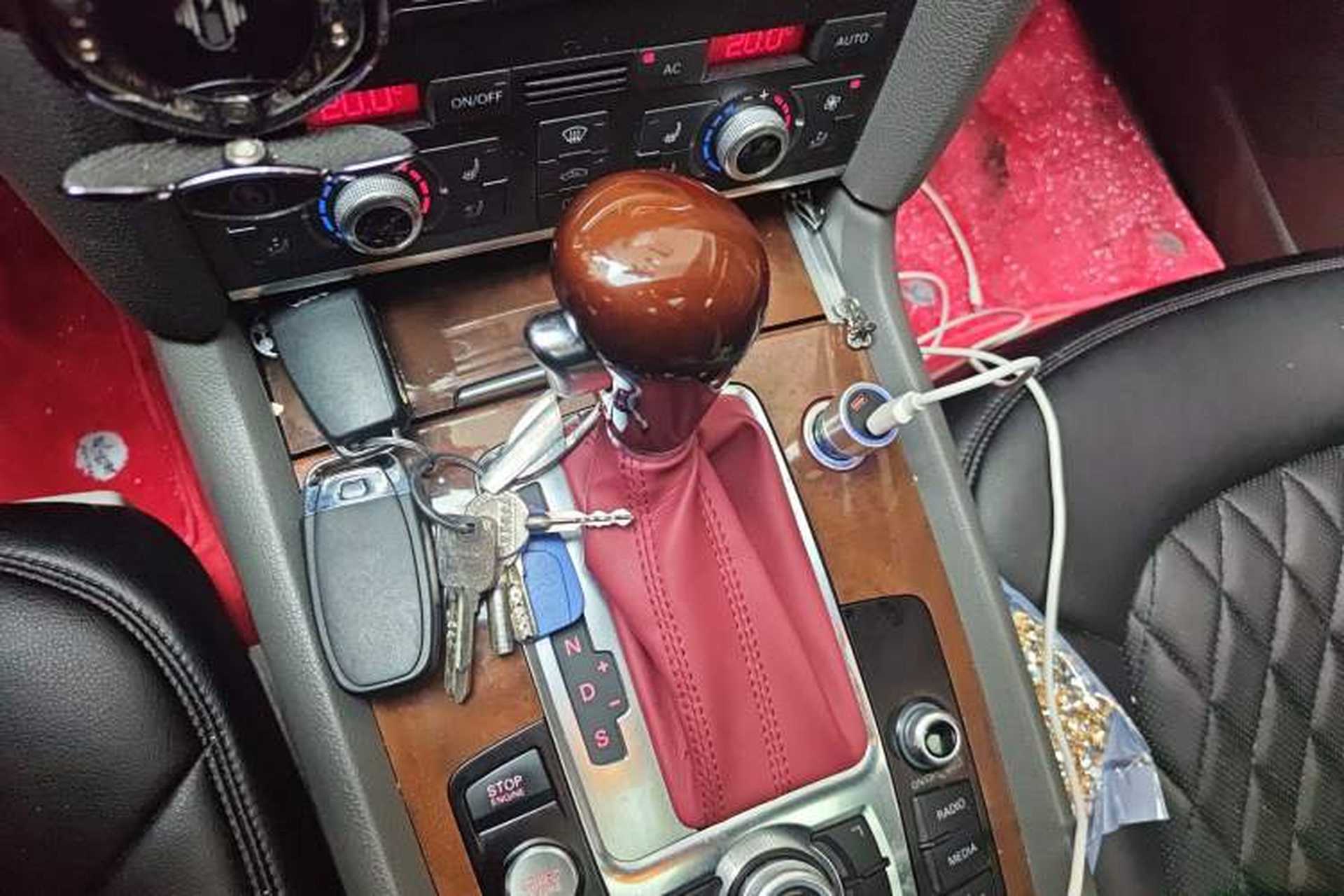 Used Audi Q7 2011 3.0 TFSI Ambition (200kW) Gear Lever