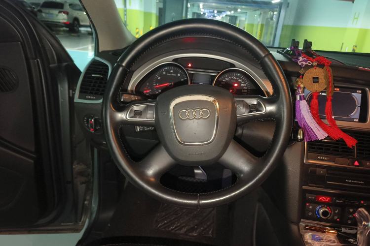Used Audi Q7 2011 3.0 TFSI Ambition (200kW) Steering Wheel