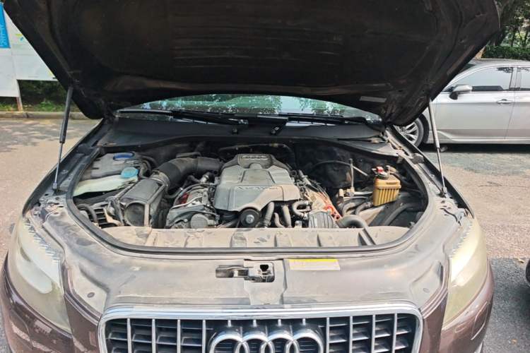 Used Audi Q7 2011 3.0 TFSI Ambition (200kW) Engine Bay