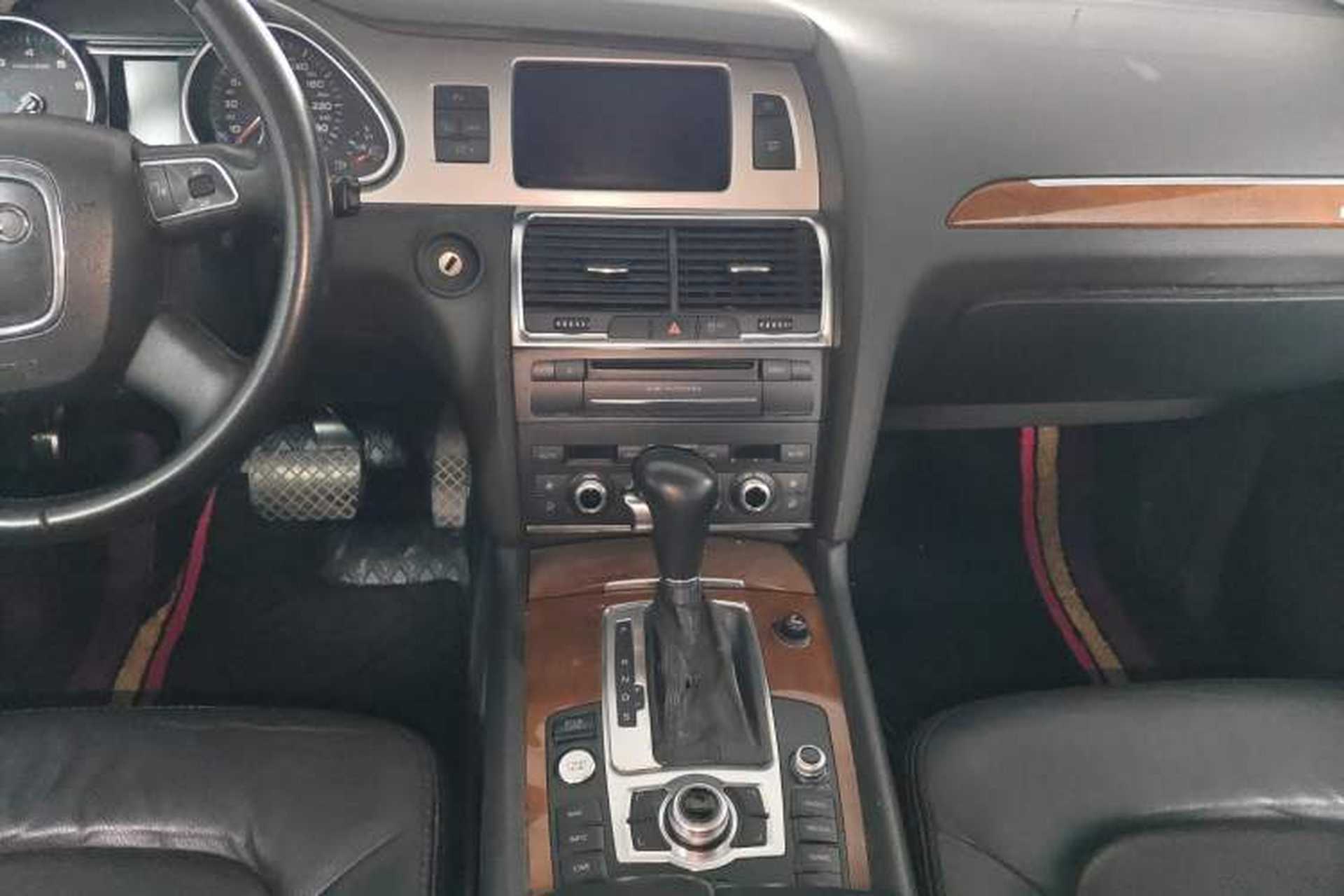 Used Audi Q7 2011 3.0 TFSI Ambition (200kW) Audio And AC Panel